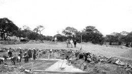 Workers at Dikulushi lay the foundation for the new ball mill, which is to be commissioned by June 2004.