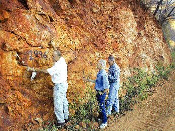 Zaruma's vice-president, exploration, Richard Viljoen, looks at skarn and breccia mineralization at the San Antonio project in Sonora state with geologists James Poulter and Alfredo Bernasconi.