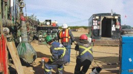 Drilling on the Fort  la Corne Joint Venture in north-central Saskatchewan. Inset: Core from the 148 kimberlite body.