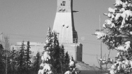 An old headframe at the Lynn Lake nickel mine, which has been stripped of most of its supporting infrastructure over the years.