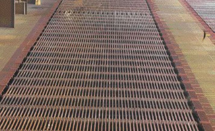 MINERA ESCONDIDAThe solvent-extraction/electrowinning plant at Escondida, the world's largest open-pit copper mine, accounting for roughly 22% of Chile's copper production. BHP Billiton owns 57.5% of Escondida; Rio Tinto, 30%; Japan's JECO, 10%; and International Finance Corp. holds the remaining 2.5%.