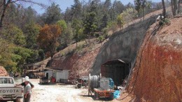 GLAMIS GOLDPortal 5 at Glamis Gold's star performer -- the El Sauzal gold mine -- which began commercial production in the fourth quarter of 2004 and is forecast to produce 230,000 oz. gold in 2006.