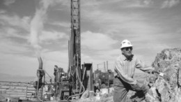 Rye Patch Gold geologist Radu Conelea examines mineralization at the company's Wilco gold project, 160 km northeast of Reno, Nev.