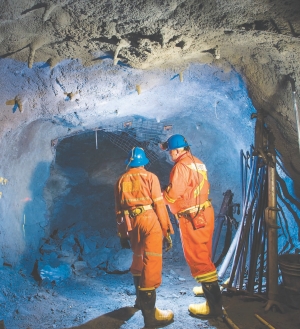 Sampling underground at Shore Gold's Star diamond project, in east-central Saskatchewan.