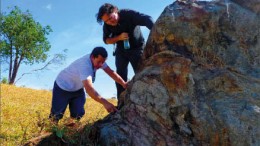 Former Amarillo Gold CEO Buddy Doyle (right) prospecting with general manager Luis Carlos da Silva at the Mara Rosa gold project which hosts the Posse deposit in Goias State, Brazil. Photo by Amarillo Gold