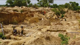 Artisanal miners in the Vindaloo zone at Avion Gold's Hounde gold project in Burkina Faso. Photo by Avion Gold