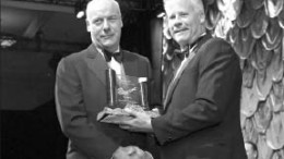 Detour Gold's Gerald Panneton (left) accepts the Bill Dennis award from PDAC president Scott Jobin-Bevans. Photo by EnvisionDigitalPhoto.com