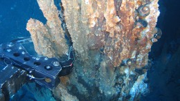 Underwater chimney sampling. Source: Nautilus Minerals