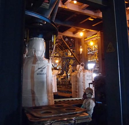 Copper-gold concentrate is bagged at the Oyu Tolgoi mine. Credit: Turquoise Hill Resources