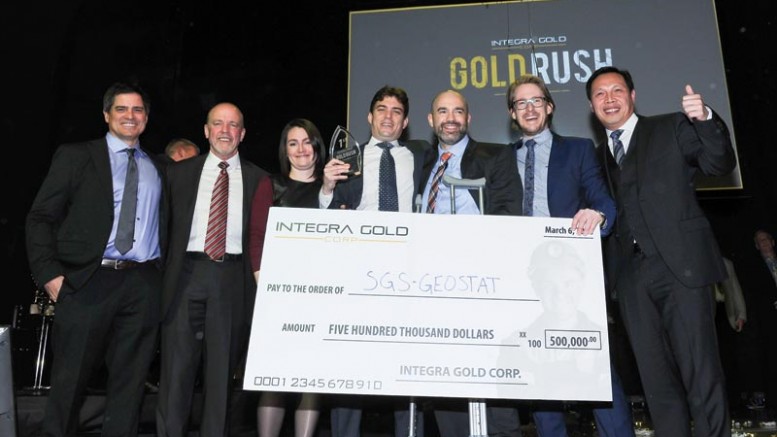 The winning SGS Geostat team. from left: Marcel Costa, Dave Smercina, Amanda Landriault, Doug Hatfield, Guy Desharnais, Jean-Philippe Paiement and Lawrence Ng. Not pictured: Nicolas Babin, Claude Bisaillon, Yann Camus, Maxime Dupéré, Matthew Halliday, Lyne Maître, Patrick Perez and Nicolas Poupart. Photo by George Pimentel Photography