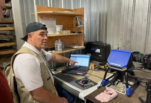 Maple Gold vp exploration Speidel XRF machine