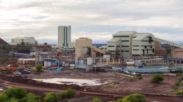 Botswana, De Beers sign overdue diamond deal