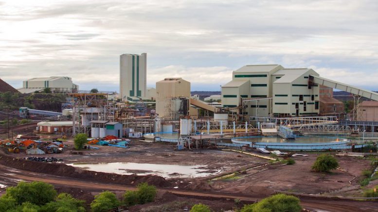 Botswana, De Beers sign overdue diamond deal