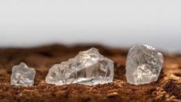De Beers strikes first kimberlite find in 30 years