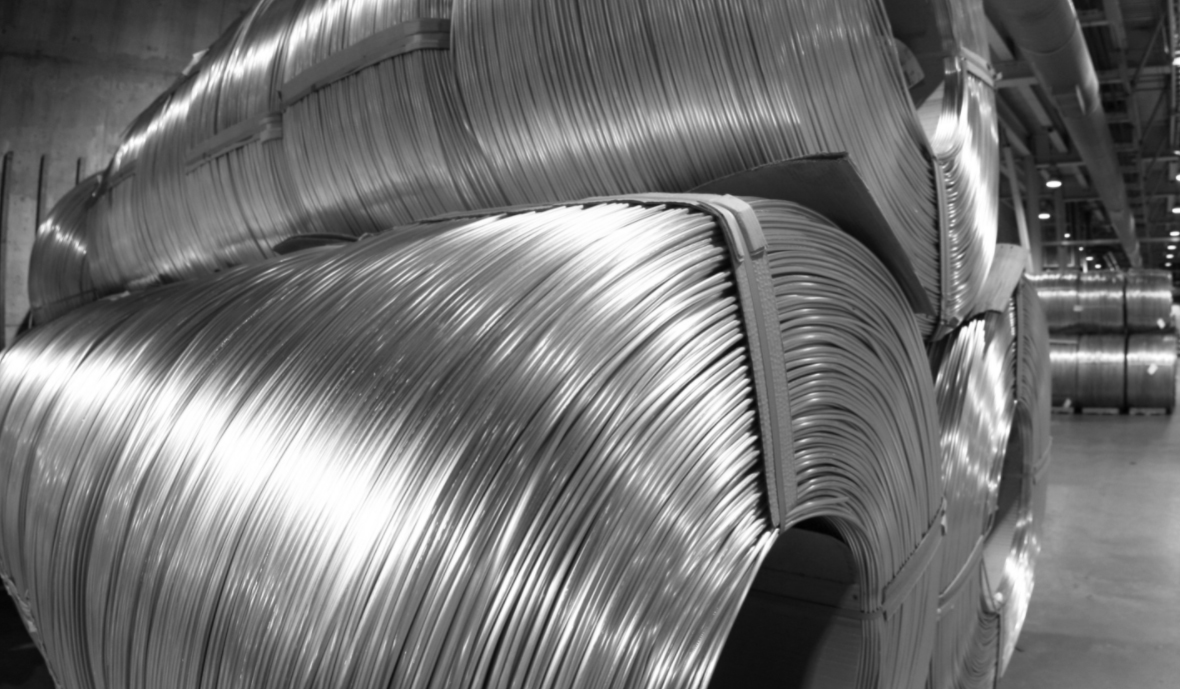 Aluminum prices hit 4-year high on Hormuz supply woes
