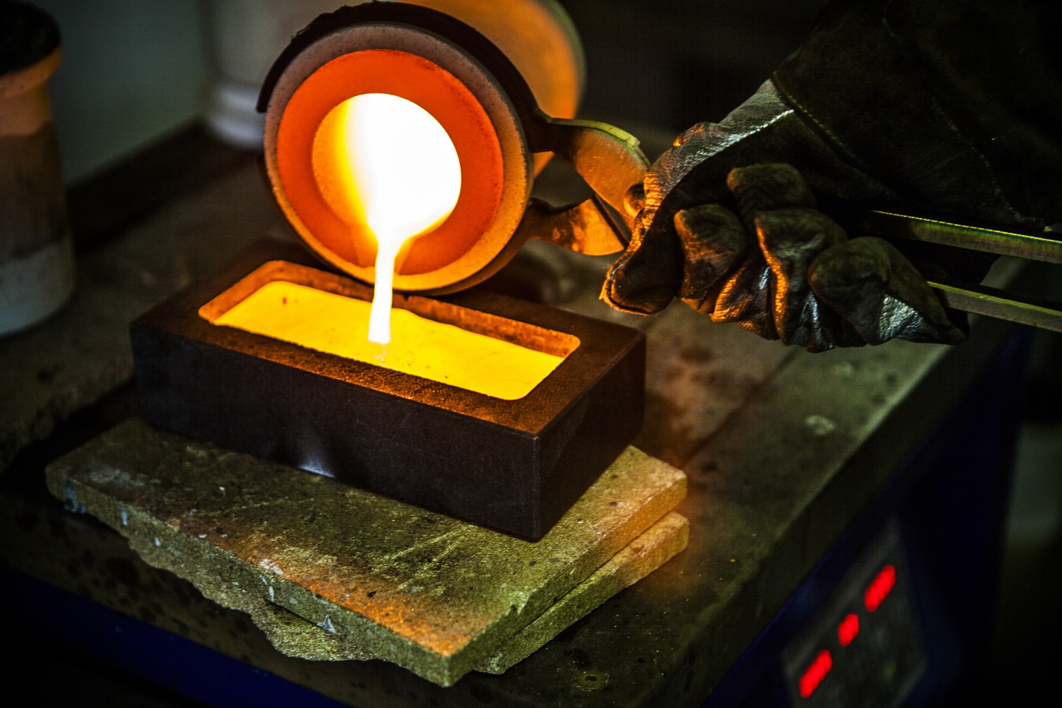 Gold council urges miners to name refiners